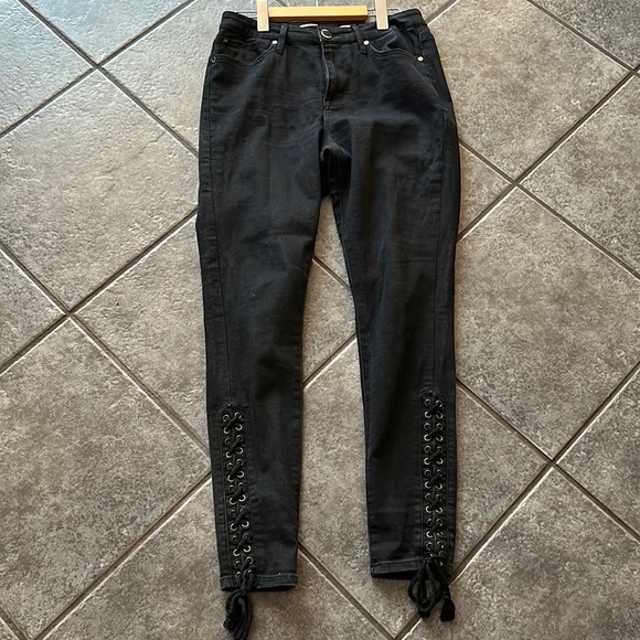 SEVEN 7 black jeans with cute lace up detail at bottom of legs size 8 - Picture 3 of 14
